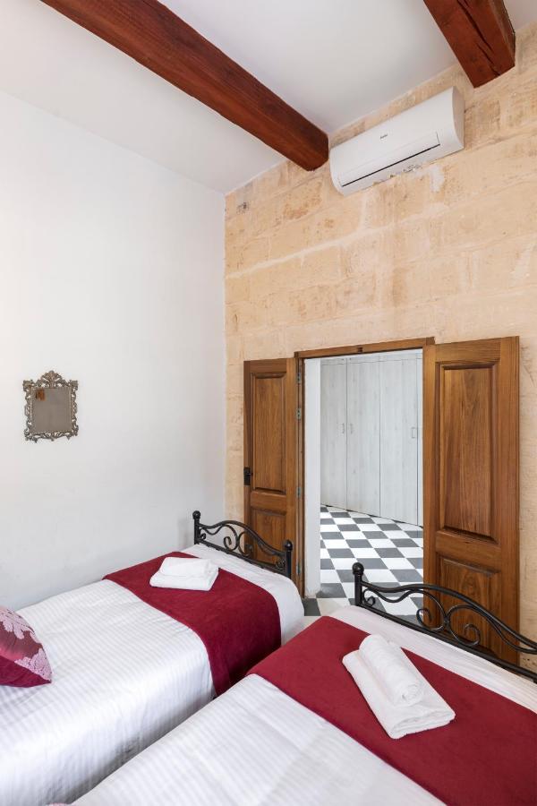 Traditional & Modern Maltese Townhouse - Rooftop Terrace And Sea Views, Close To Birgu Waterfront Cospicua Exterior photo